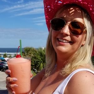 Meet your Posher, Crystal